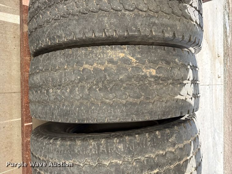 image for item EW4629 (26) tires