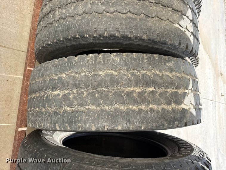 image for item EW4629 (26) tires