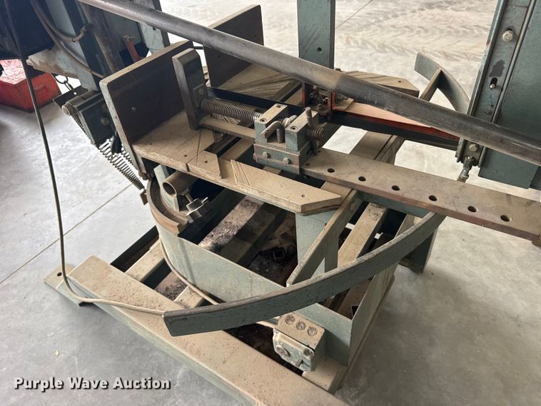 image for item EW4633 Ellis 3000 horizontal metal band saw