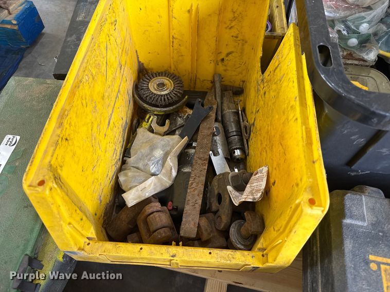 image for item EW4635 Assorted tools