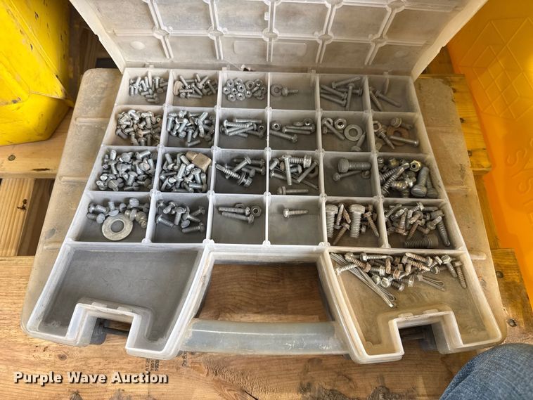 image for item EW4635 Assorted tools