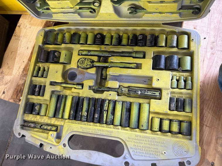 image for item EW4635 Assorted tools