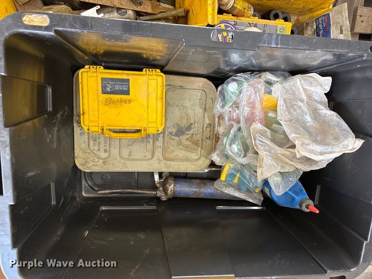 image for item EW4635 Assorted tools