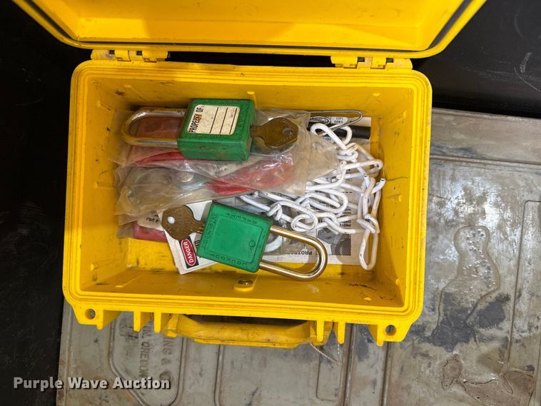 image for item EW4635 Assorted tools