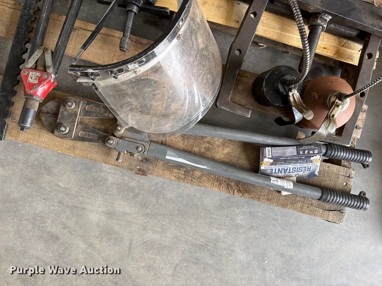 image for item EW4635 Assorted tools