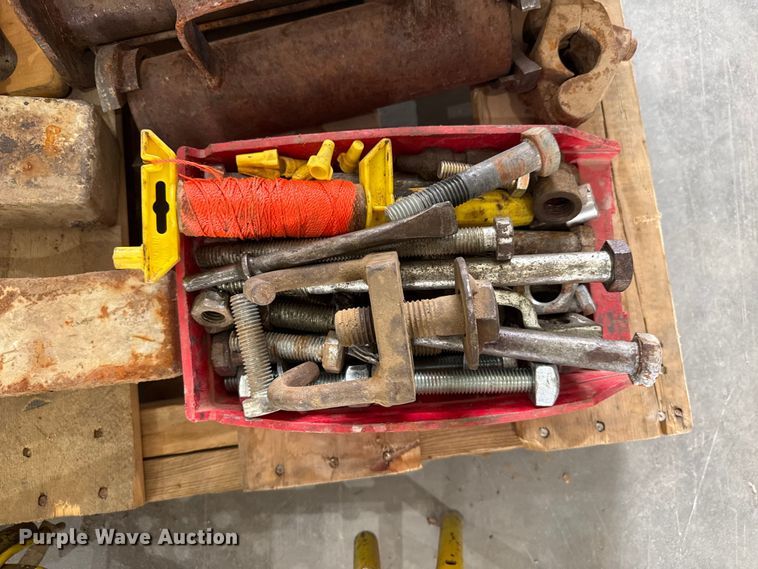 image for item EW4636 Assorted tools