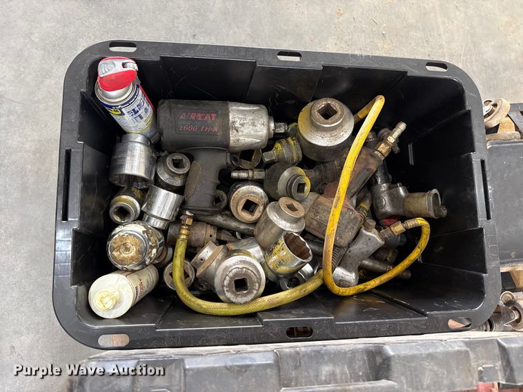 image for item EW4636 Assorted tools