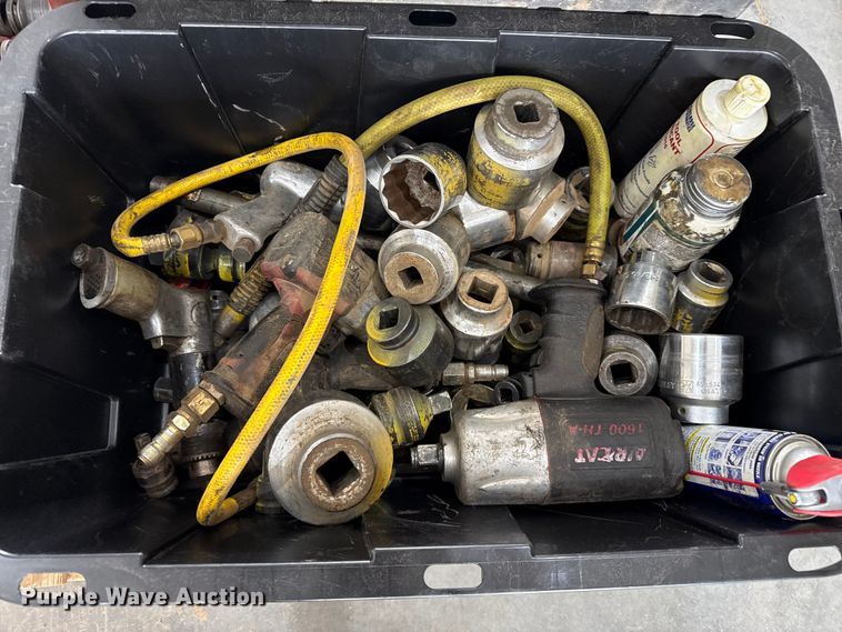 image for item EW4636 Assorted tools