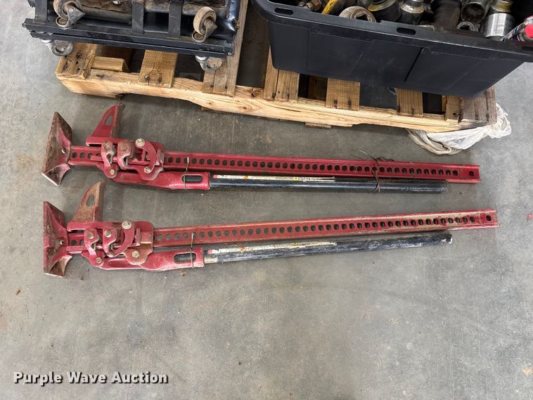 image for item EW4636 Assorted tools