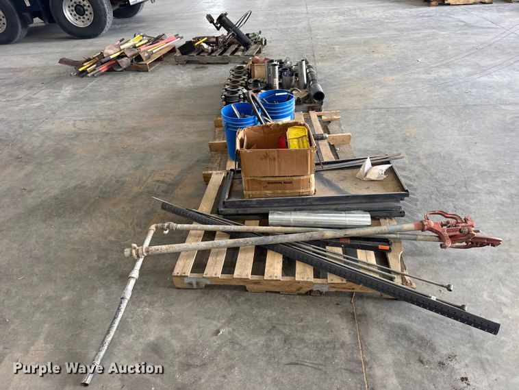 image for item EW4637 Assorted parts