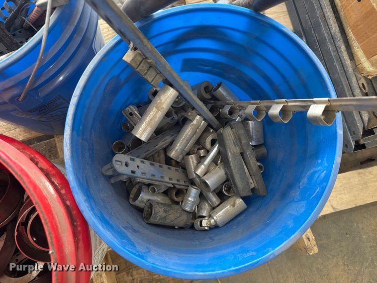 image for item EW4637 Assorted parts
