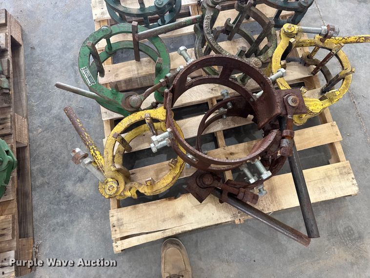 image for item EW4648 Pipe clamps