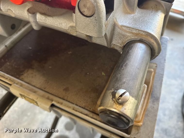 image for item EW4659 Ridgid 1822-1 pipe threader
