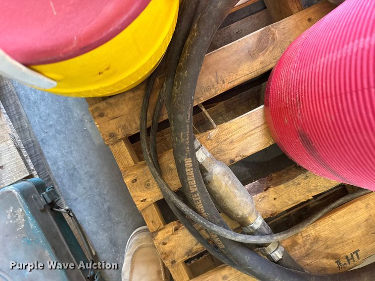 image for item EW4665 Concrete vibrator