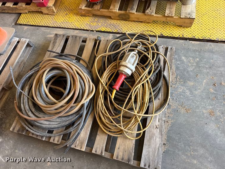 image for item EW4667 Ridgid pipe threader