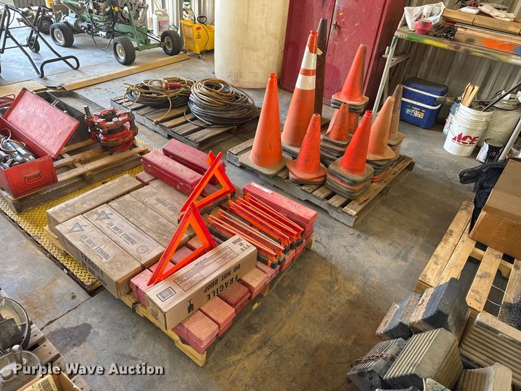 image for item EW4668 Road safety equipment