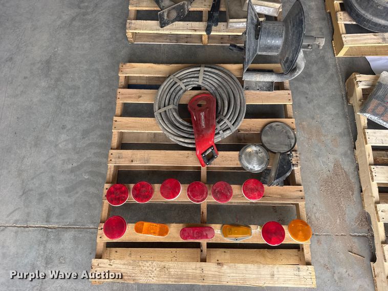 image for item EW4670 Truck parts
