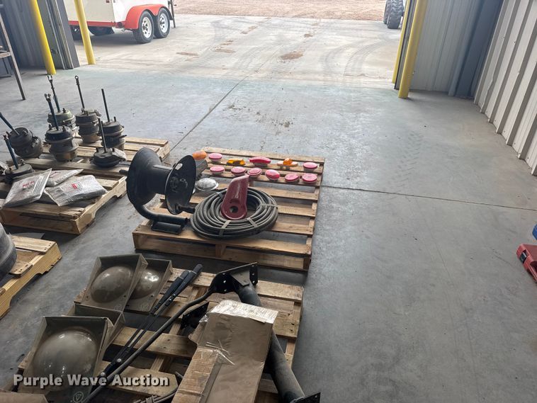 image for item EW4670 Truck parts