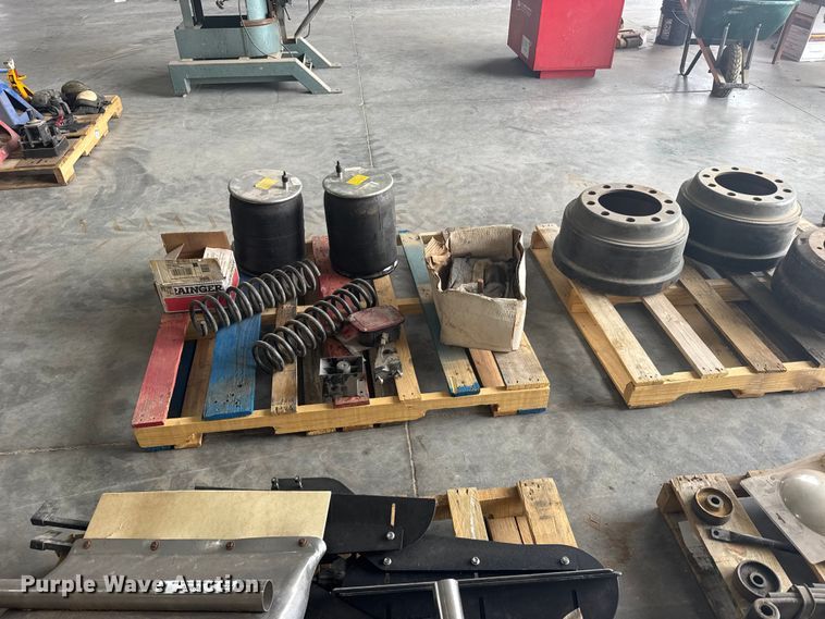 image for item EW4670 Truck parts