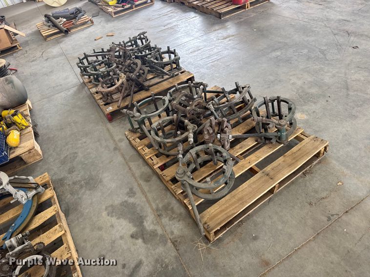 image for item EW4678 Pipe clamps