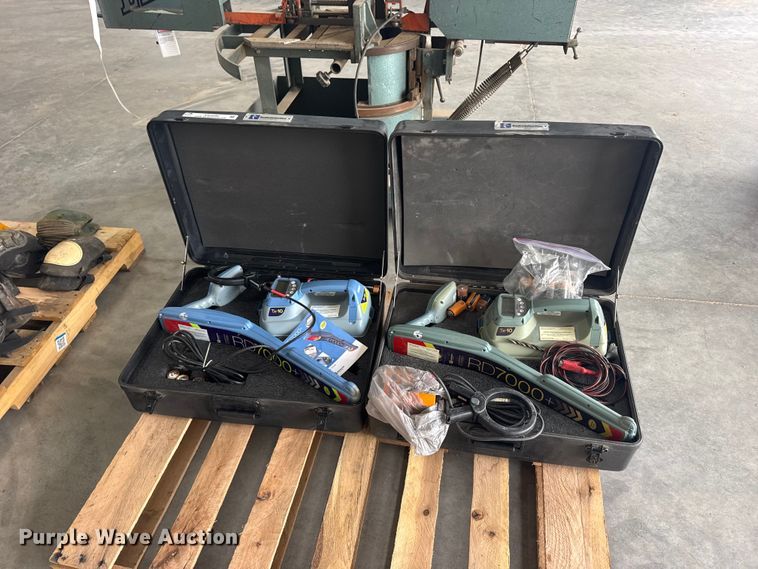 image for item EW4680 (2) Radiodetection RD7000+ locator