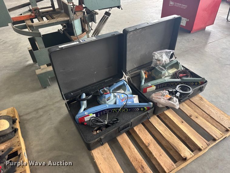 image for item EW4680 (2) Radiodetection RD7000+ locator