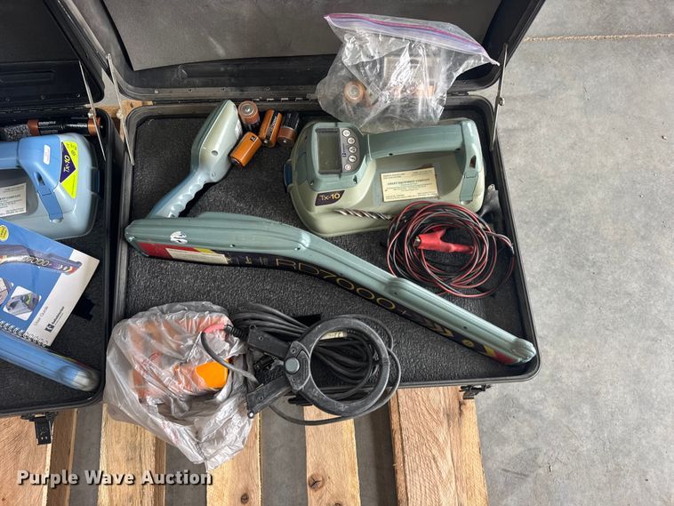 image for item EW4680 (2) Radiodetection RD7000+ locator