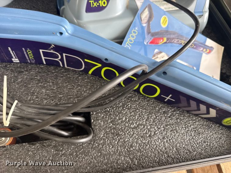 image for item EW4680 (2) Radiodetection RD7000+ locator