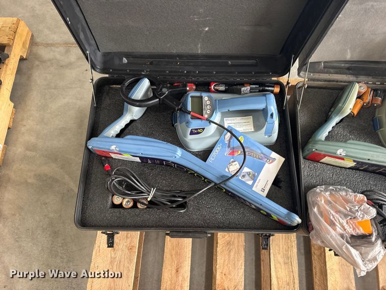 image for item EW4680 (2) Radiodetection RD7000+ locator