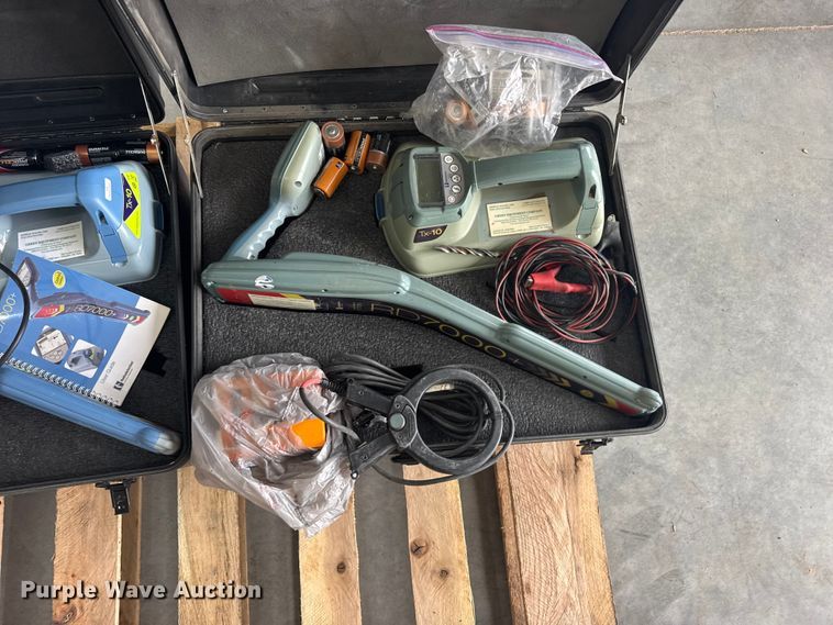 image for item EW4680 (2) Radiodetection RD7000+ locator