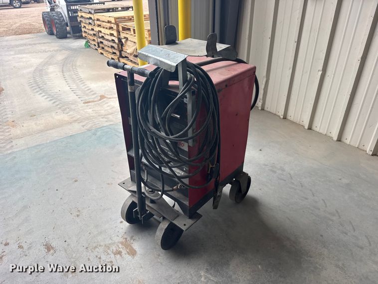 image for item EW4683 Lincoln Ideal arc 250 welder