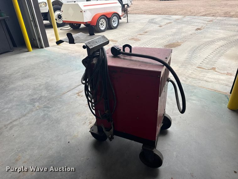 image for item EW4683 Lincoln Ideal arc 250 welder