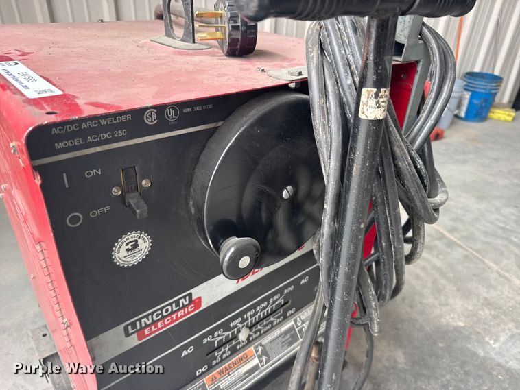 image for item EW4683 Lincoln Ideal arc 250 welder