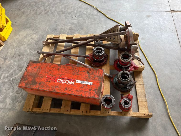 image for item EW4684 Ridgid pipe threader