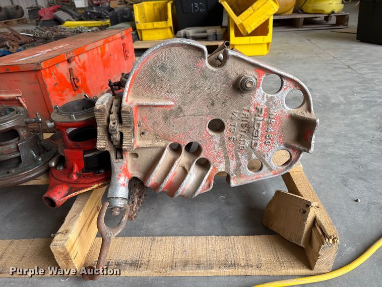 image for item EW4684 Ridgid pipe threader