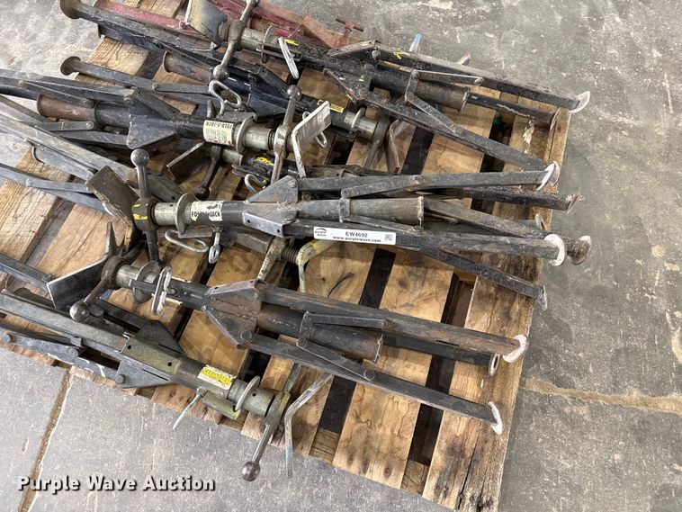 image for item EW4692 Pipe jacks