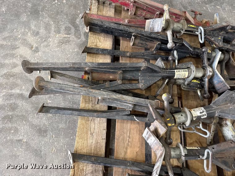 image for item EW4692 Pipe jacks