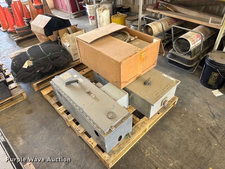 image for item EW4693 Electrical boxs