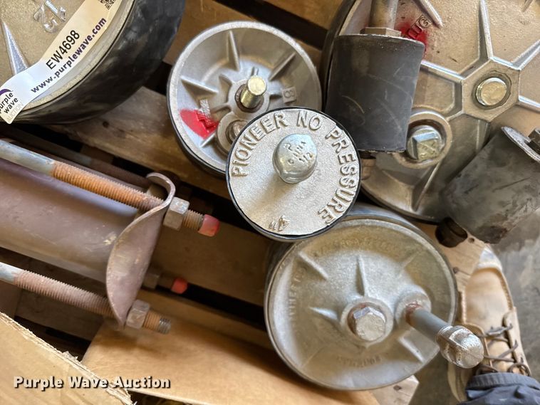 image for item EW4698 Pioneer Pipeline plugs