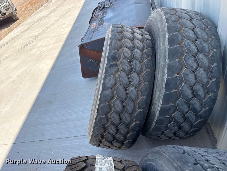 image for item EW4704 (4) tires