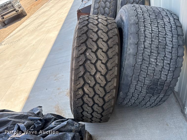 image for item EW4704 (4) tires