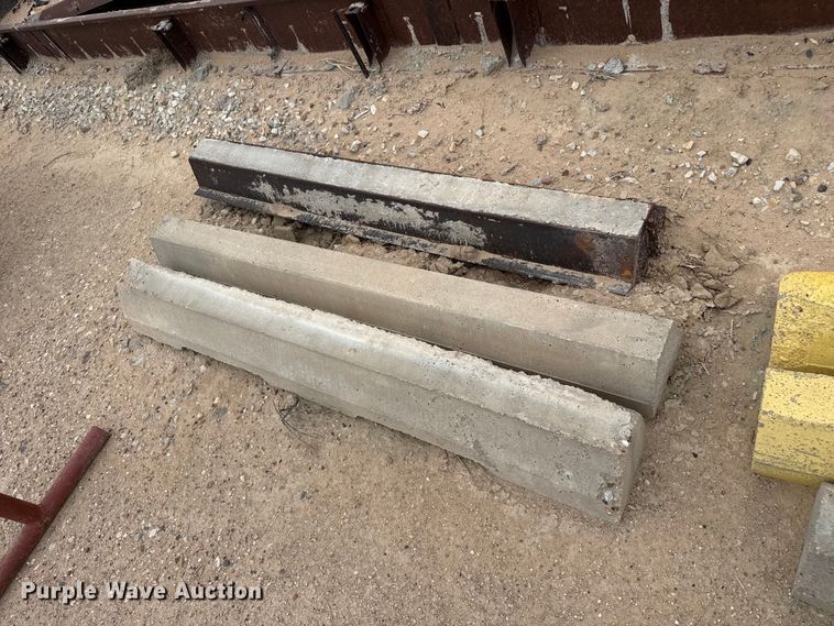 image for item FB6571 Concrete block forms