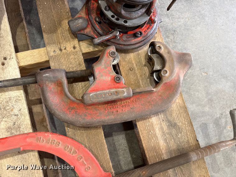 image for item FB6580 Ridgid pipe threading equipment