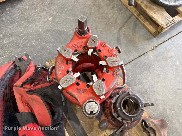 image for item FB6580 Ridgid pipe threading equipment