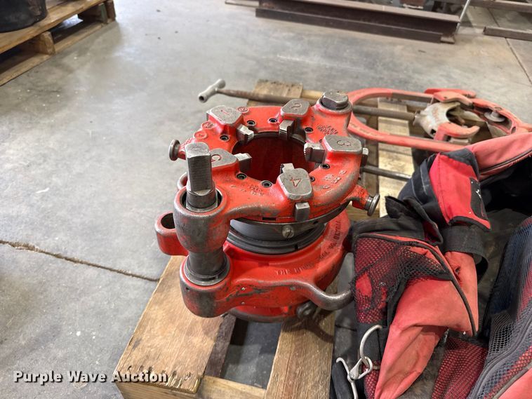 image for item FB6580 Ridgid pipe threading equipment