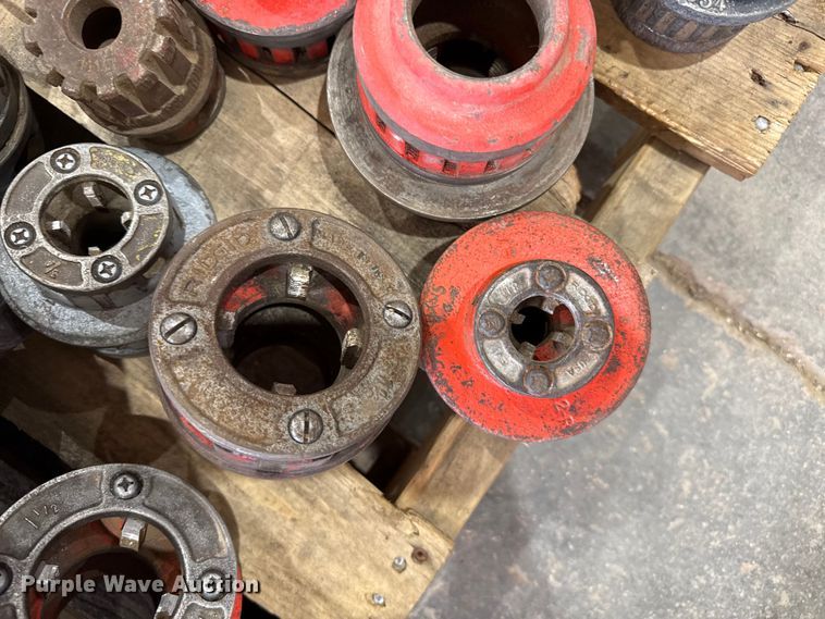 image for item FB6580 Ridgid pipe threading equipment