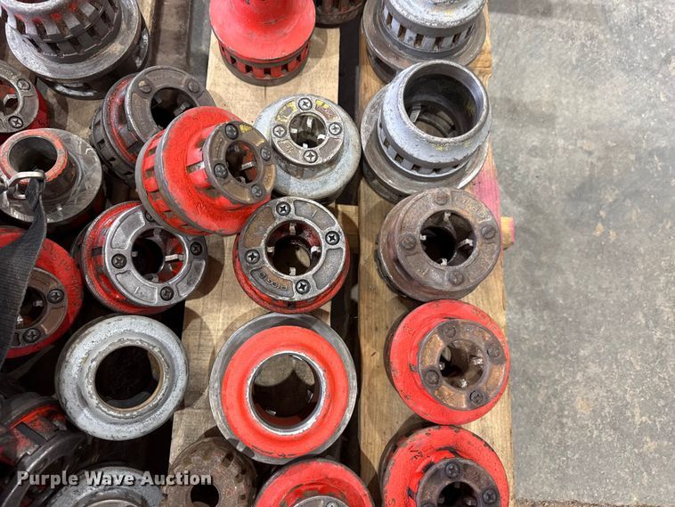 image for item FB6580 Ridgid pipe threading equipment