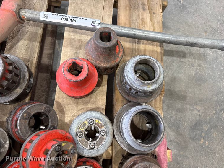 image for item FB6580 Ridgid pipe threading equipment