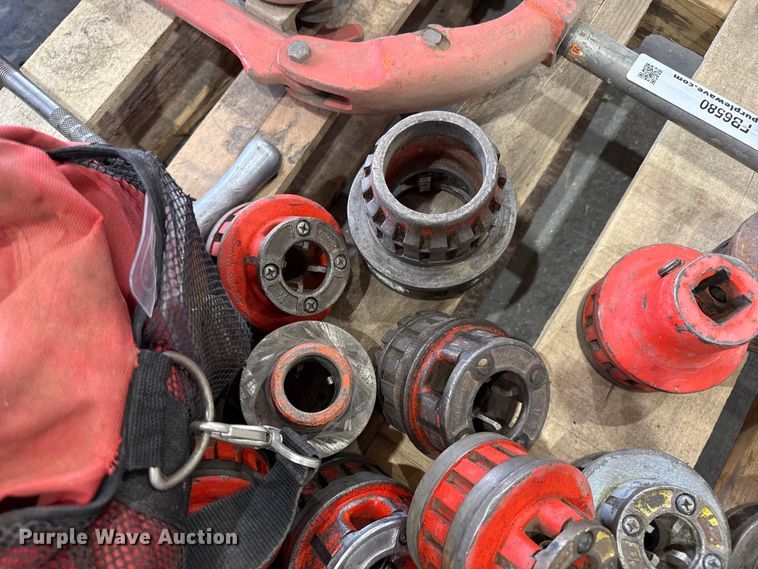 image for item FB6580 Ridgid pipe threading equipment