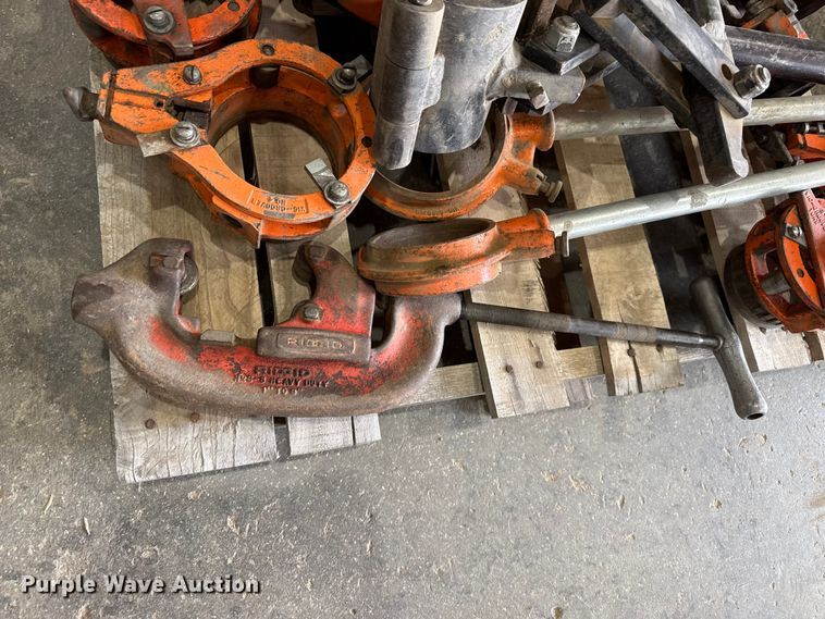 image for item FB6581 Ridgid pipe threading equipment